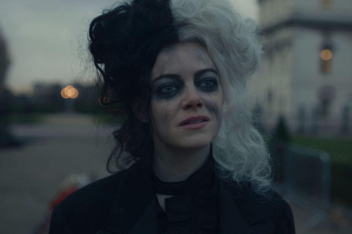 Emma Stone è Crudelia De Mon nel nuovo film Disney: storia di un’iconica cattiva