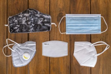 Tutto quello che (dopo un anno) c’è ancora da sapere sulle mascherine