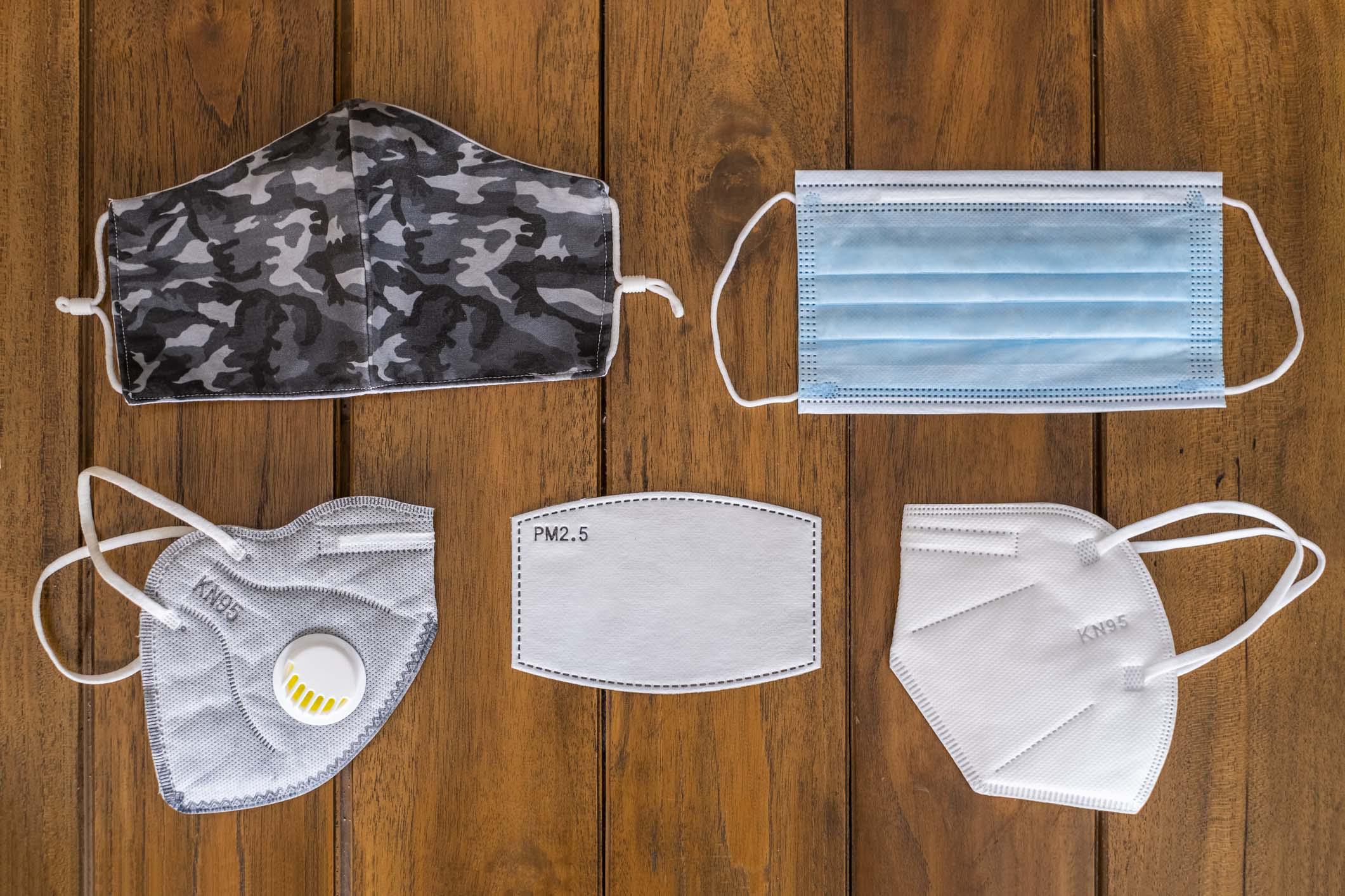 Tutto quello che (dopo un anno) c’è ancora da sapere sulle mascherine