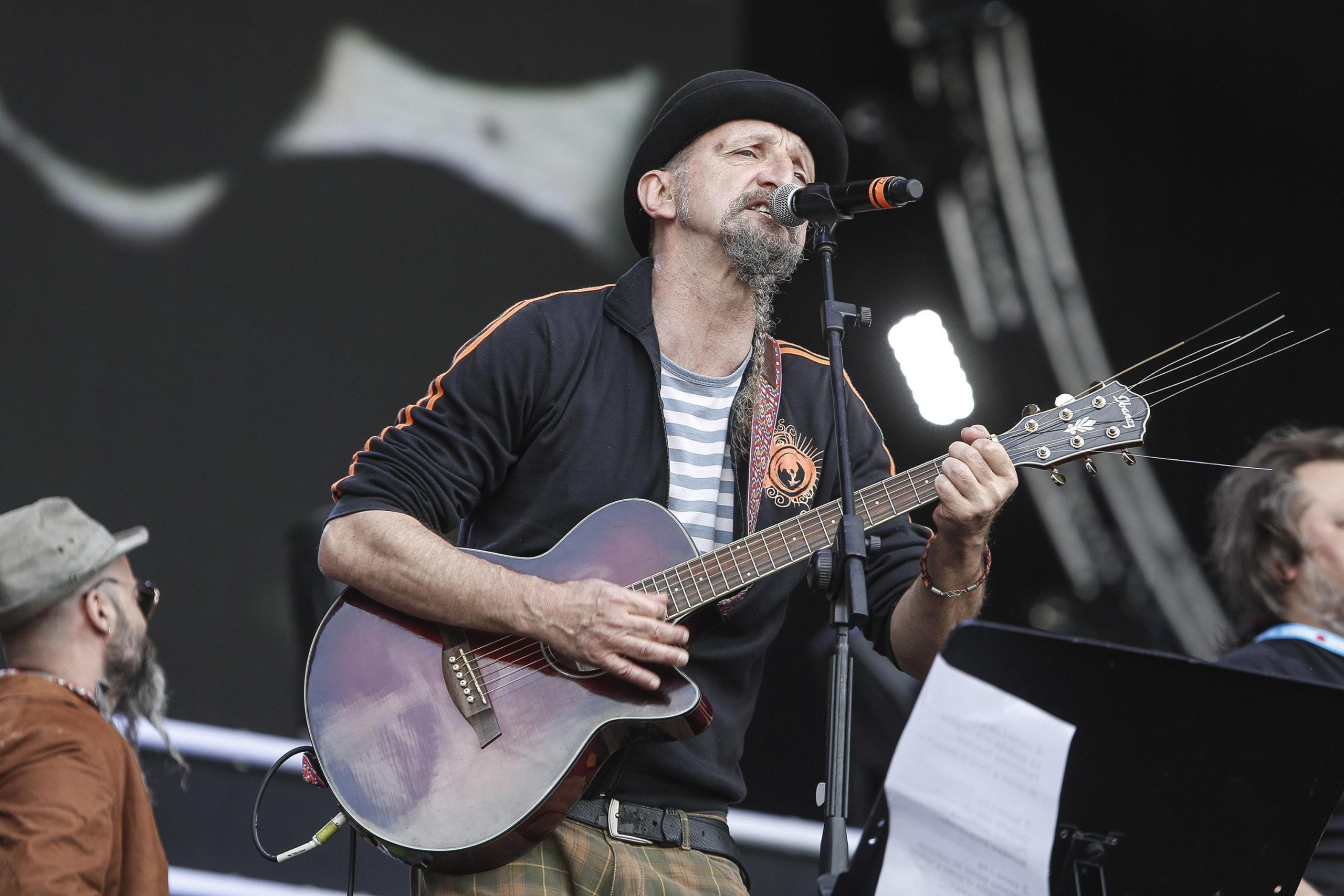 Addio a Erriquez, frontman e anima della Bandabardò Addio a Erriquez, frontman e anima della Bandabardò