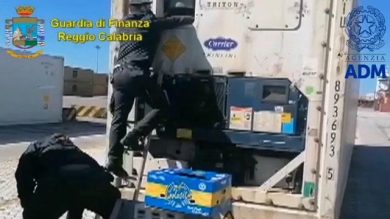 Sequestro record in Italia di cocaina al porto di Gioia Tauro | video