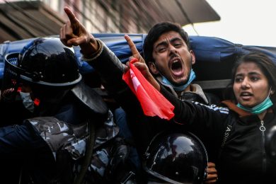 Nepal nel caos sotto lo sguardo vigile delle superpotenze