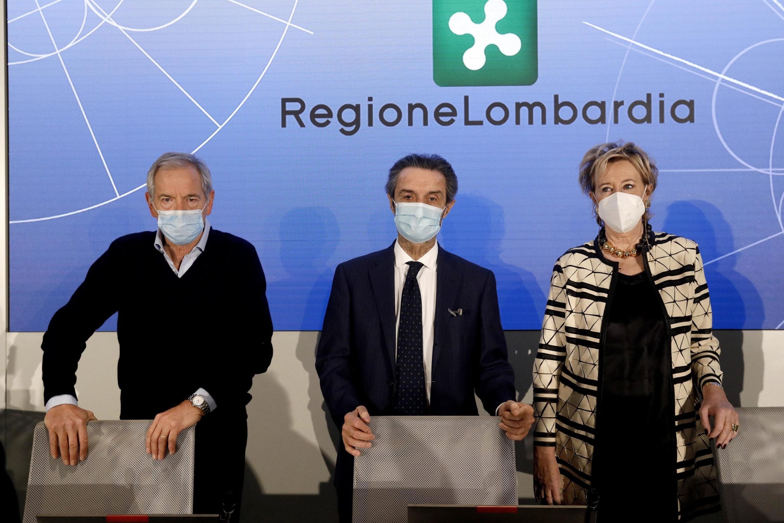 Ecco come Bertolaso vuole vaccinare tutti i lombardi entro giugno