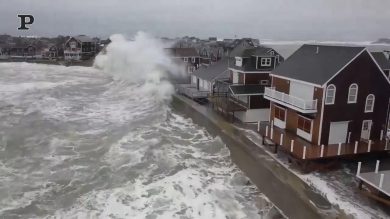 Usa, l’uragano Orlena si abbatte sulla costa del Massachusetts | video