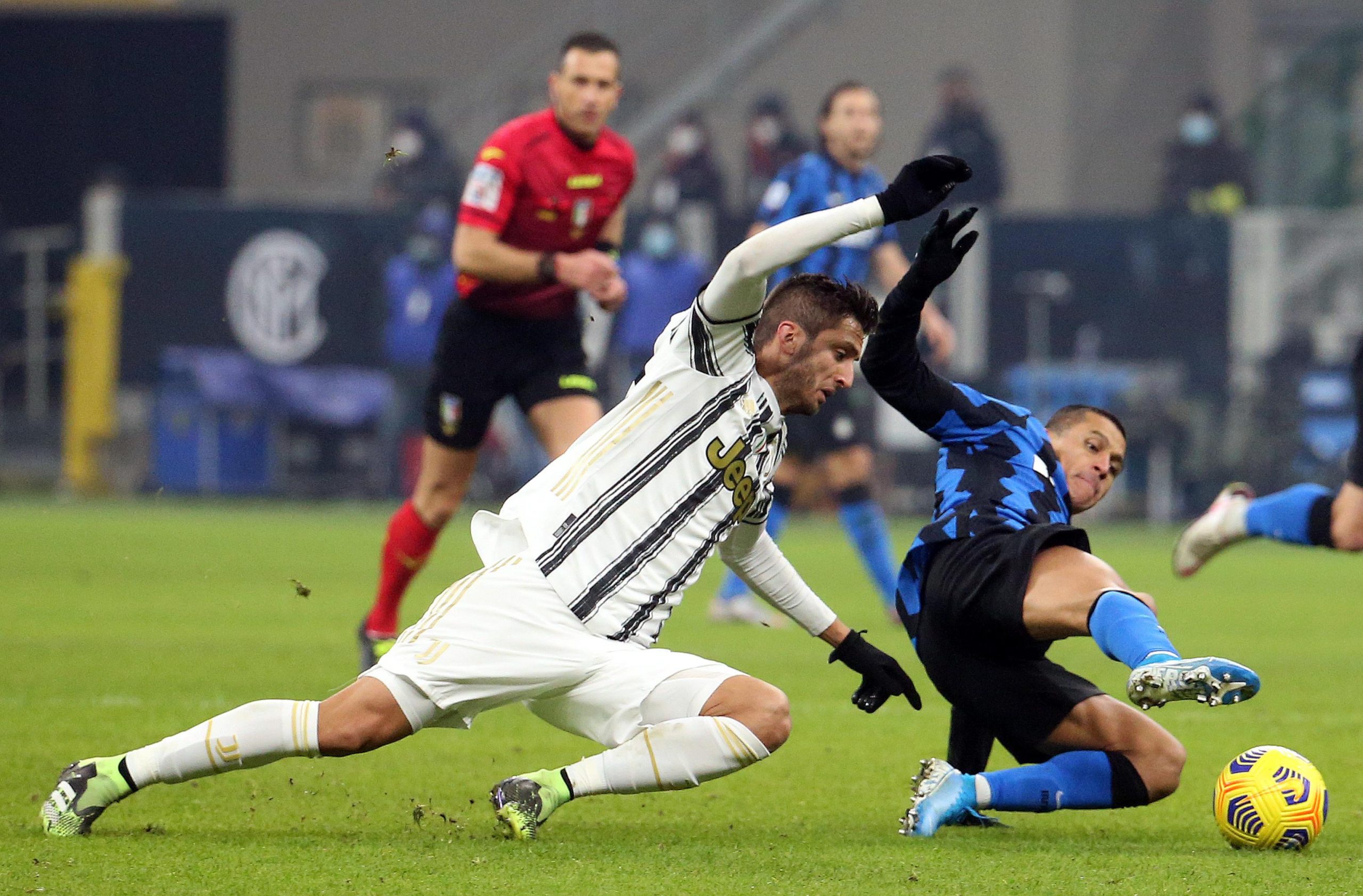 Inter contro Juve: ecco perché Pirlo rischia di più Inter contro Juve: ecco perché Pirlo rischia di più