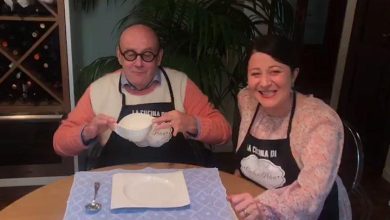 Le pillole di galateo di Petra e Carlo: quando c’è il consommé