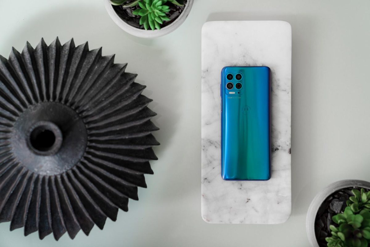 Galleria foto 'Motorola Moto G100, lo smartphone che flirta con il pc e il televisore' - foto 3