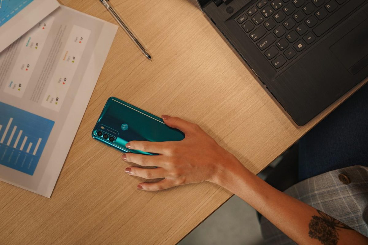 Galleria foto 'Motorola Moto G100, lo smartphone che flirta con il pc e il televisore' - foto 5