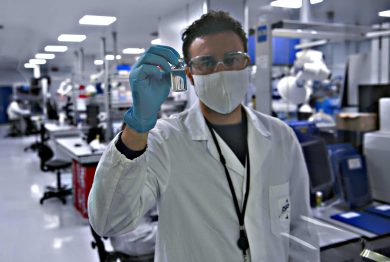 Gli Usa stoppano le cure monoclonali; dubbi anche in Italia