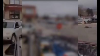 Sparatoria in Colorado. Uomo uccide 10 persone al supermercato. | video dell’assalto