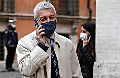 Nicola Morra, il senatore che si crede un Supereroe