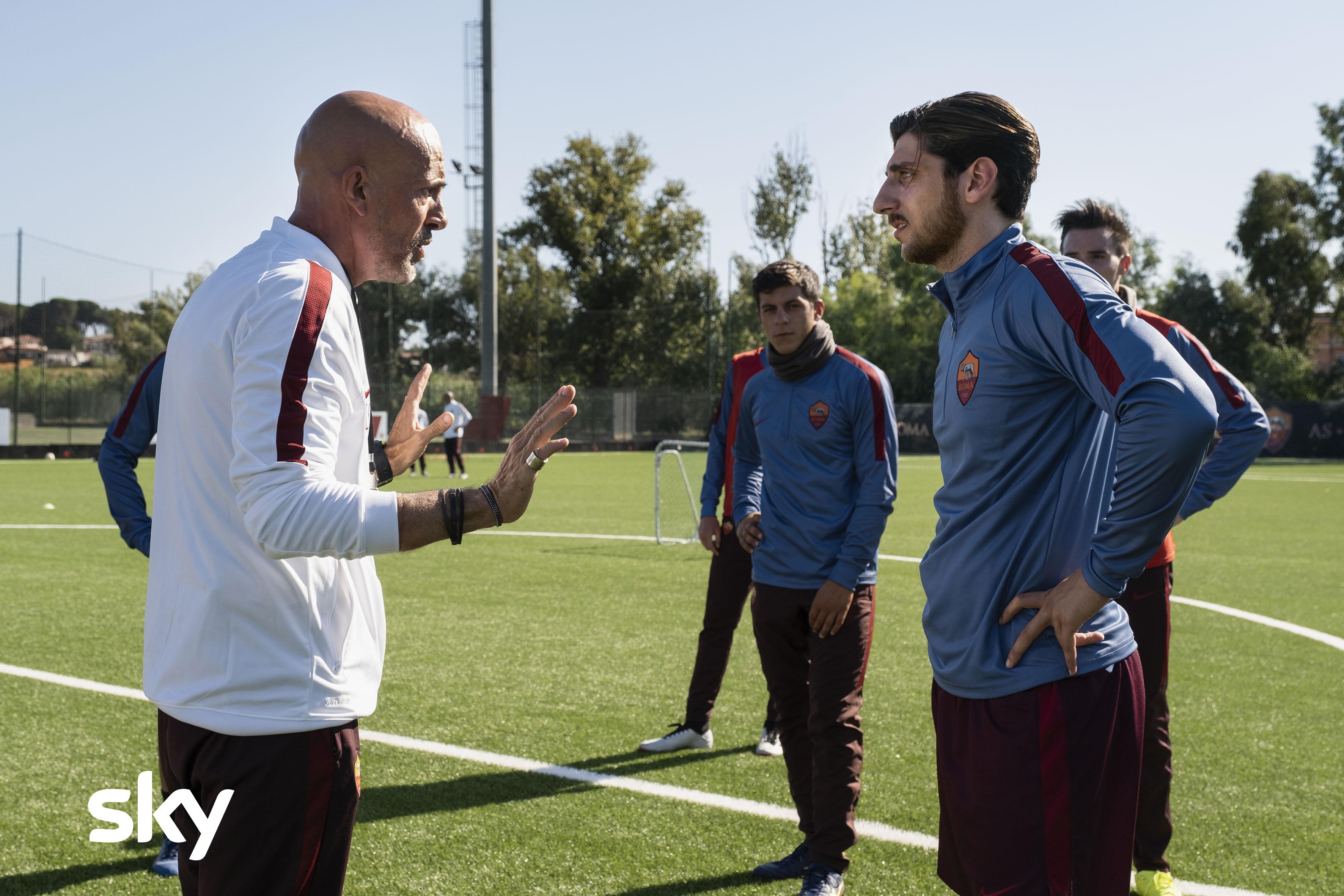Speravo de morì prima: tutto sulla serie evento su Francesco Totti