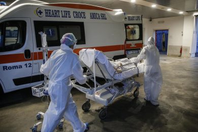 Cancellazioni e crisi economica. Un milione di italiani non si è curato