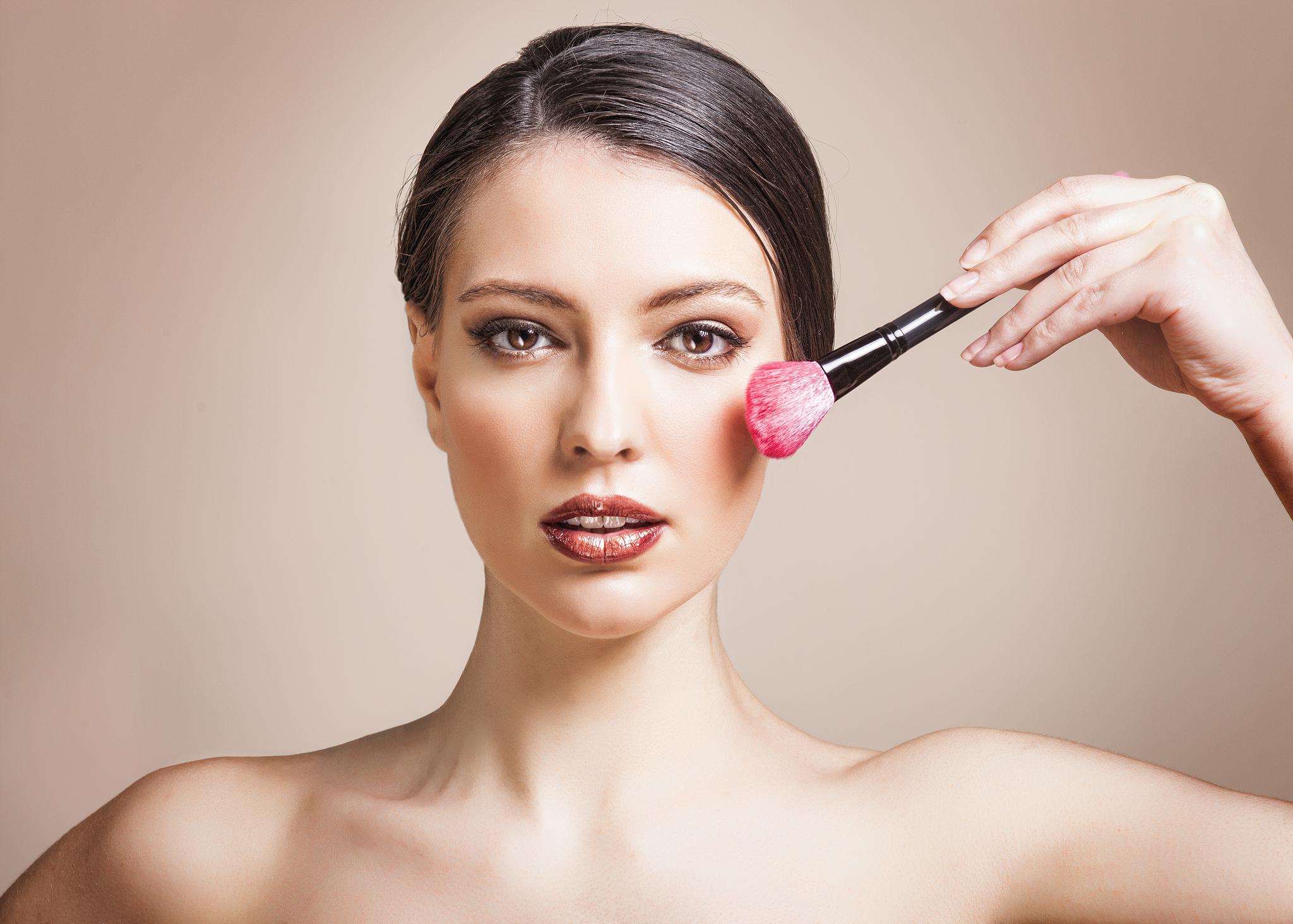 Il Covid ha colpito anche il make up e le sue aziende Il Covid ha colpito anche il make up e le sue aziende