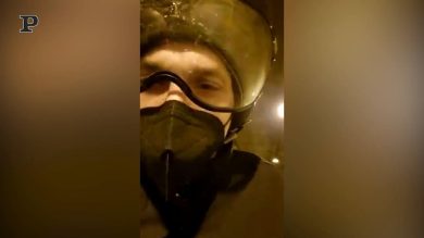 Sanremo, Ibrahimovic chiede un passaggio in moto | video