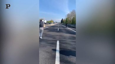 Protesta dei ristoratori sull’A1: investito un manifestante | video