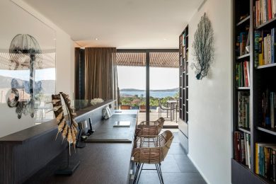 Ricominciare a vivere lavorando. Dall’estero