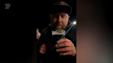Londra, i pub riaprono dopo il lockdown | video