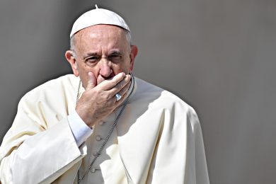 Taglio netto in Vaticano