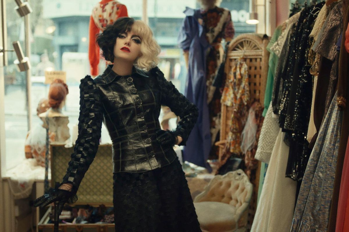 Galleria foto 'Crudelia, Emma Stone è vendetta e impudenza in uno spettacolo punk – Recensione' - foto 2