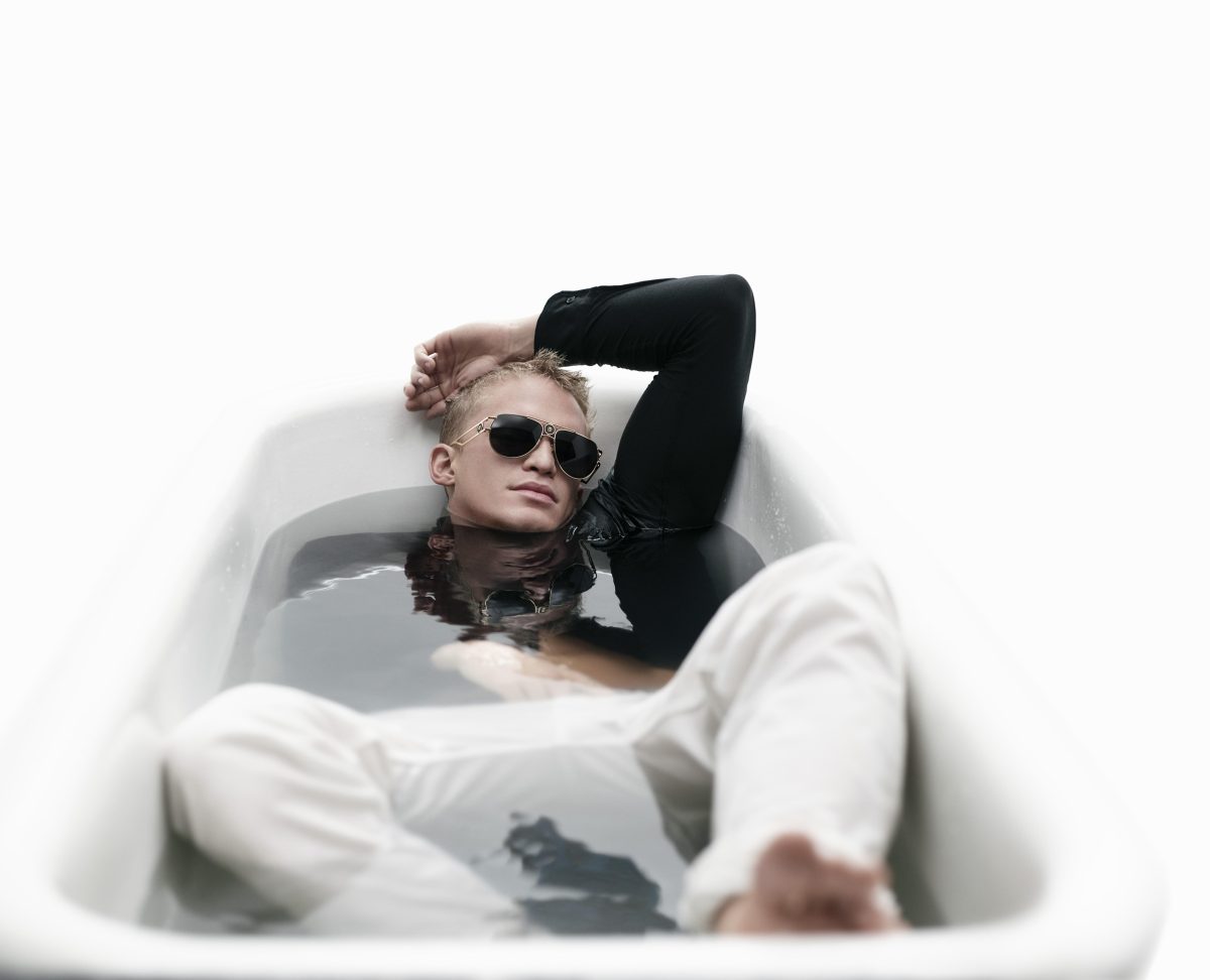 Galleria foto 'Cody Simpsons: «Versace è un marchio che infrange le regole, proprio come me»' - foto 9