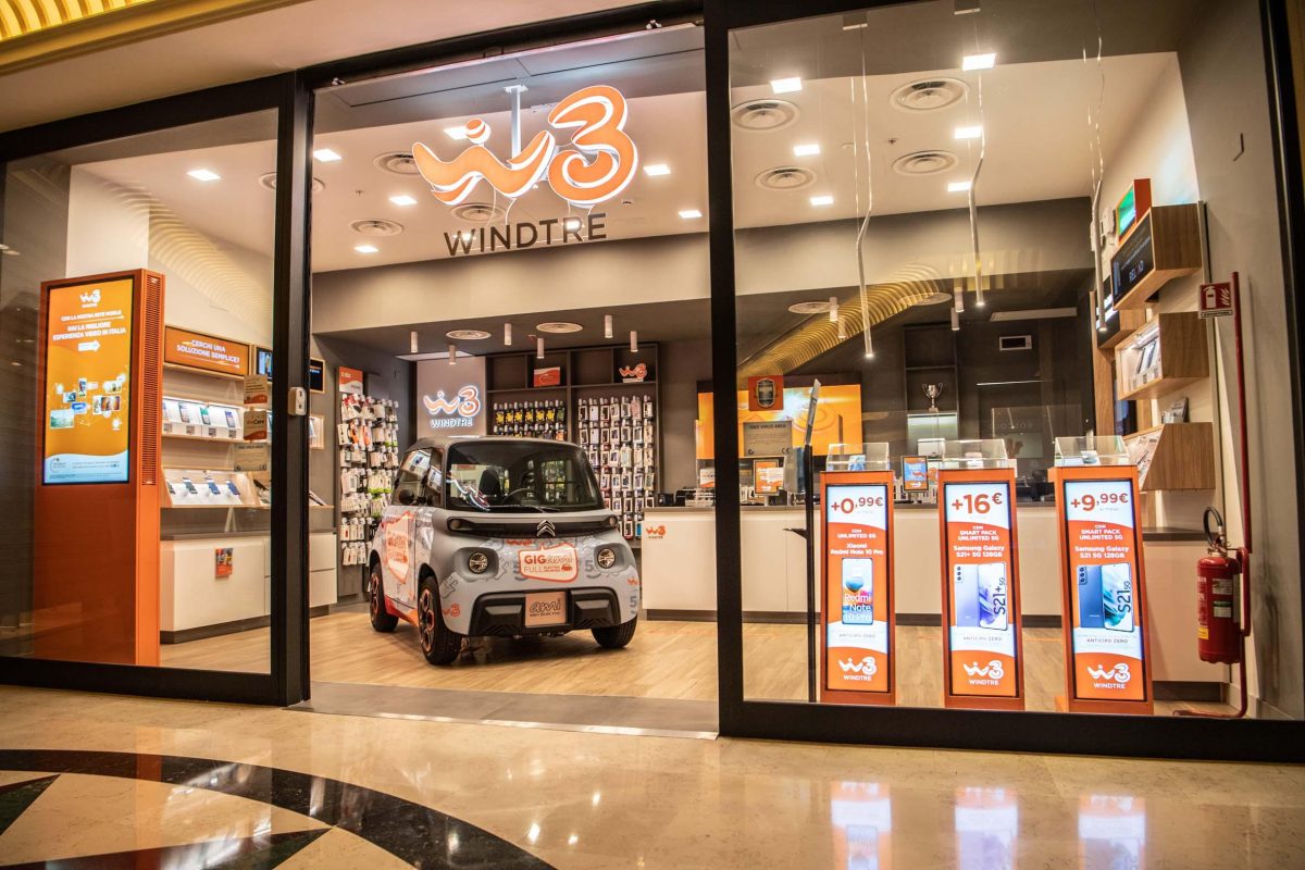 Galleria foto 'Windtre e Citroen presentano Ami, un’auto elettrica iperconnessa' - foto 2