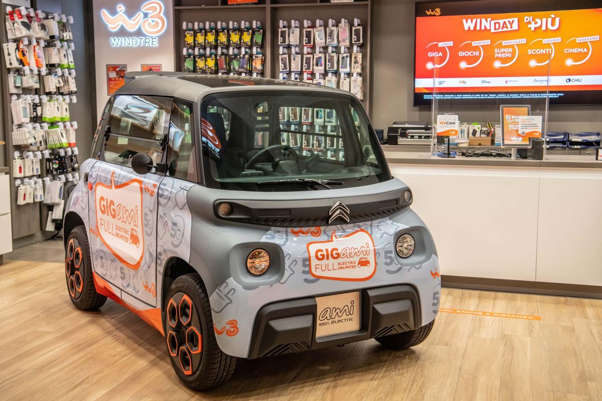 Galleria foto 'Windtre e Citroen presentano Ami, un’auto elettrica iperconnessa' - foto 4