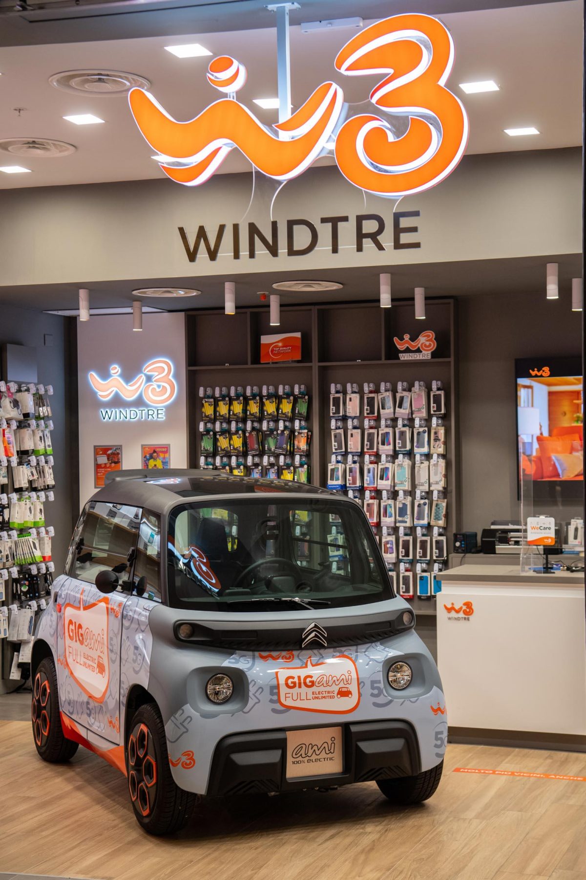 Galleria foto 'Windtre e Citroen presentano Ami, un’auto elettrica iperconnessa' - foto 5