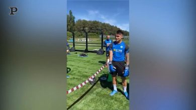 Conte-Lautaro, dopo la lite simulano un incontro di boxe | video