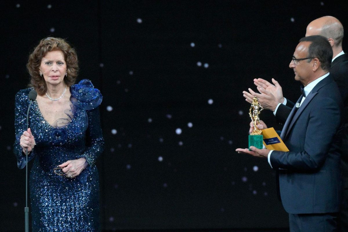 Galleria foto 'David di Donatello 2021, vince Volevo nascondermi. Laura Pausini beffata da Checco Zalone' - foto 2