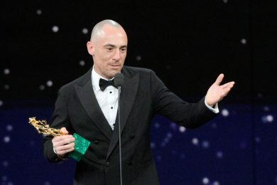 David di Donatello 2021, vince Volevo nascondermi. Laura Pausini beffata da Checco Zalone