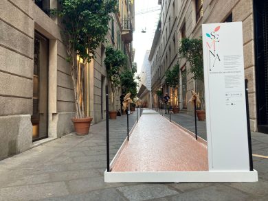 Via della Spiga si prepara all’Infiorata