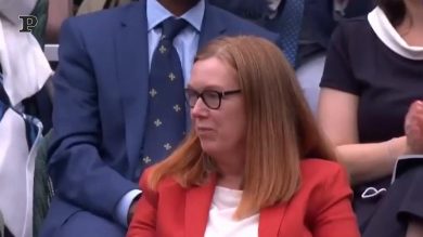 Wimbledon, applausi per la ricercatrice del vaccino Astrazeneca | video