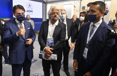 Conte sfida Grillo e chiede il voto al M5S. Inguaiando anche il Pd