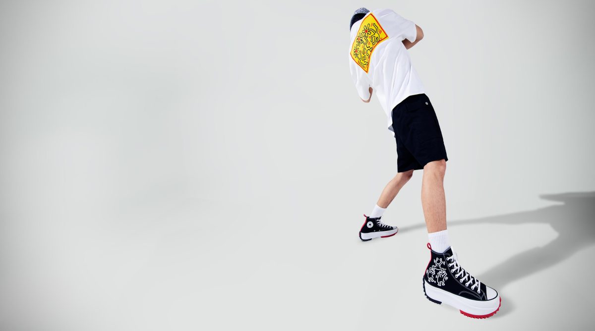 Galleria foto 'La moda riparte da un paio di sneakers' - foto 19