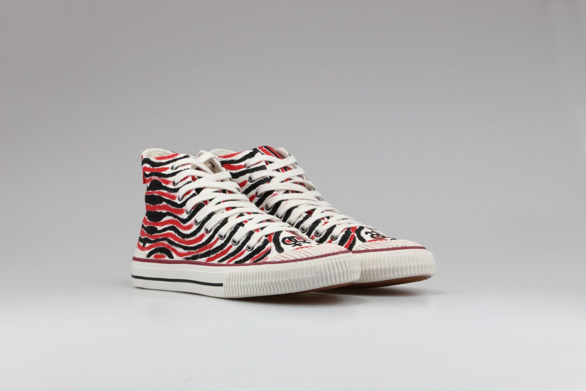 Galleria foto 'La moda riparte da un paio di sneakers' - foto 28