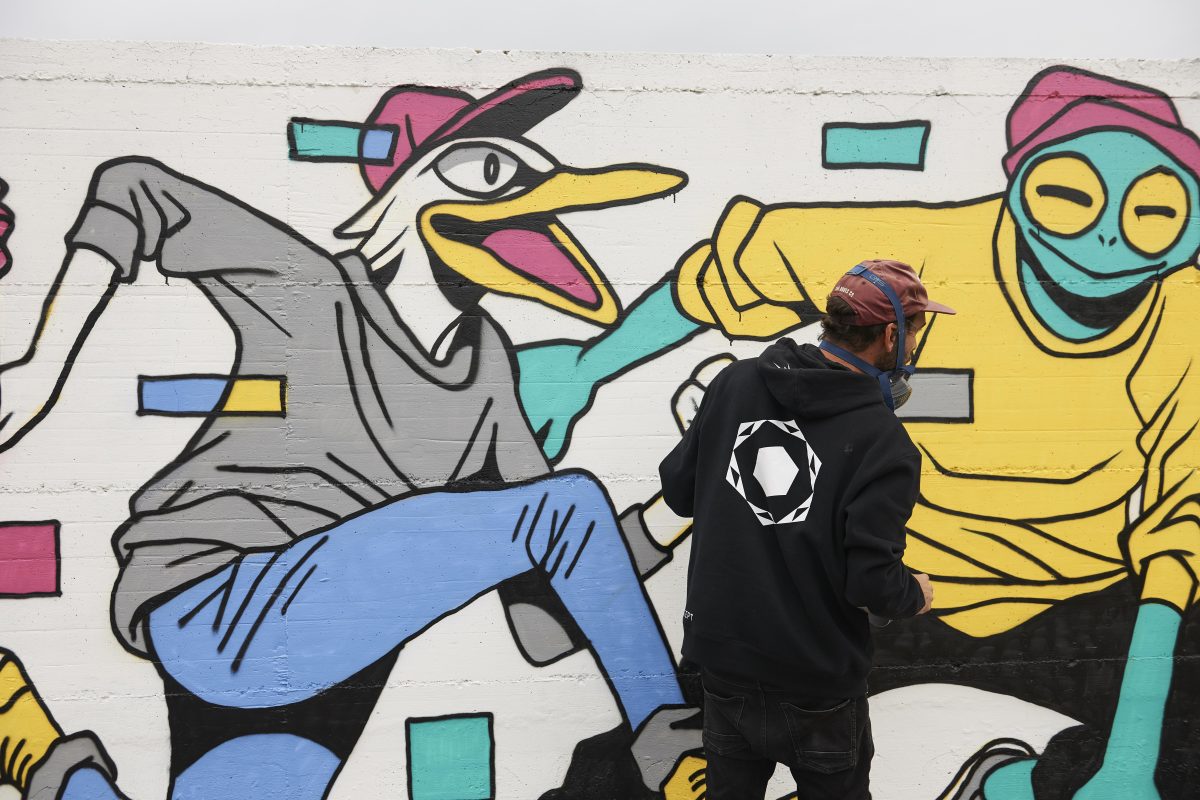 Galleria foto 'La moda riparte da un paio di sneakers' - foto 5