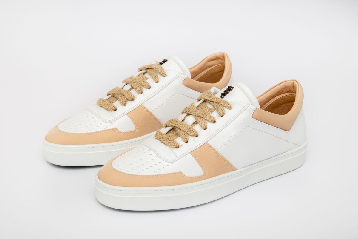 Galleria foto 'La moda riparte da un paio di sneakers' - foto 12