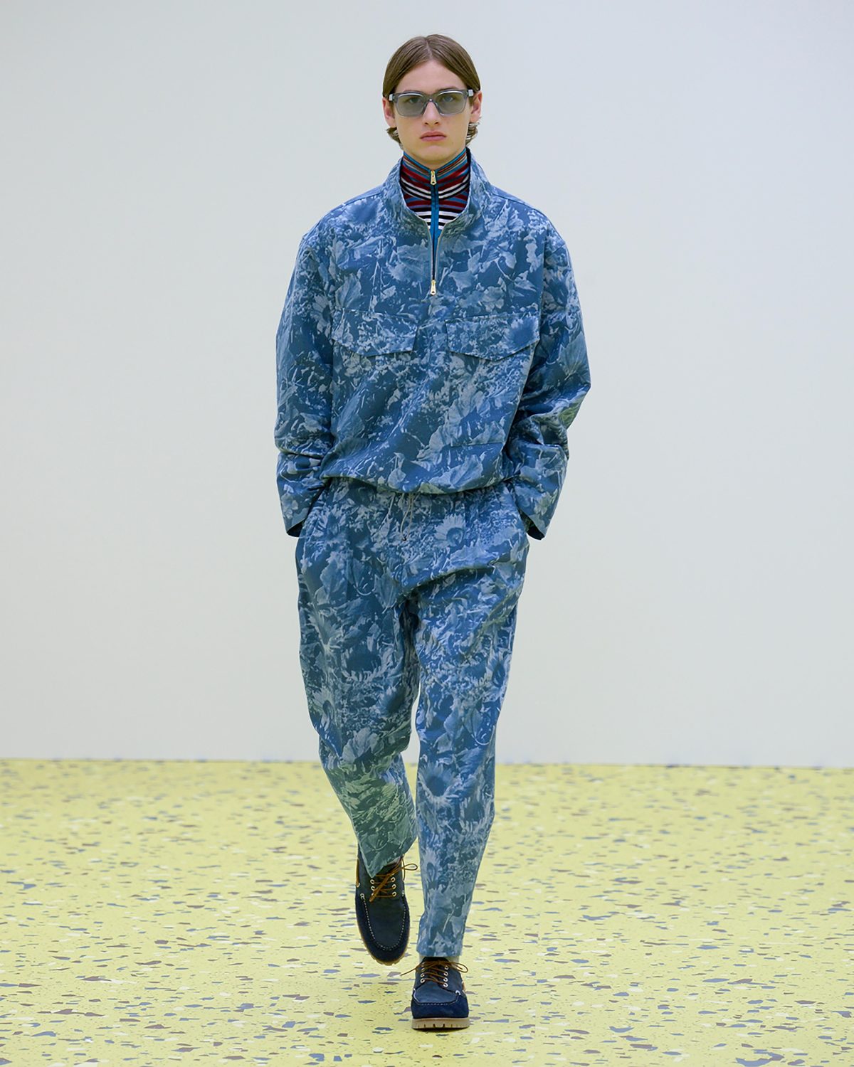 Galleria foto 'Leggerezze, colore e romantici girasoli nell’estate di Paul Smith' - foto 11