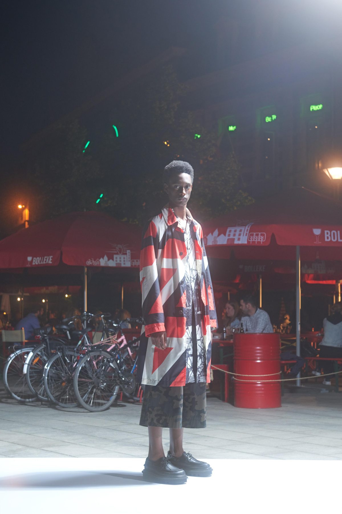 Galleria foto 'Photocards from Antwerp. The fashion capital of Dries Van Noten' - foto 3