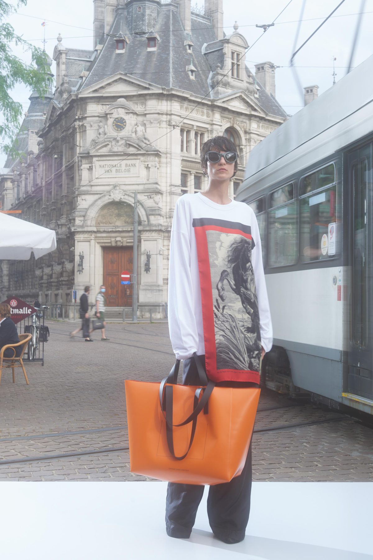 Galleria foto 'Photocards from Antwerp. The fashion capital of Dries Van Noten' - foto 13
