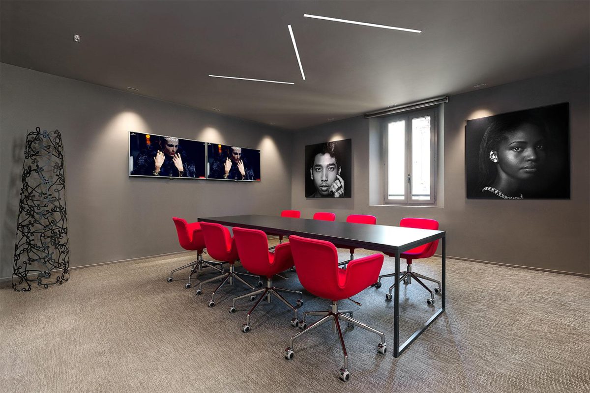 Galleria foto 'Marangoni Firenze inaugura tre progetti con Etro, Versace e YNAP' - foto 5