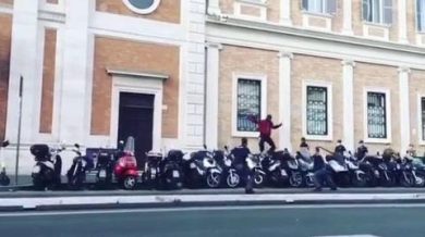 Sparo a stazione Termini. Ferito un uomo armato di coltello | video