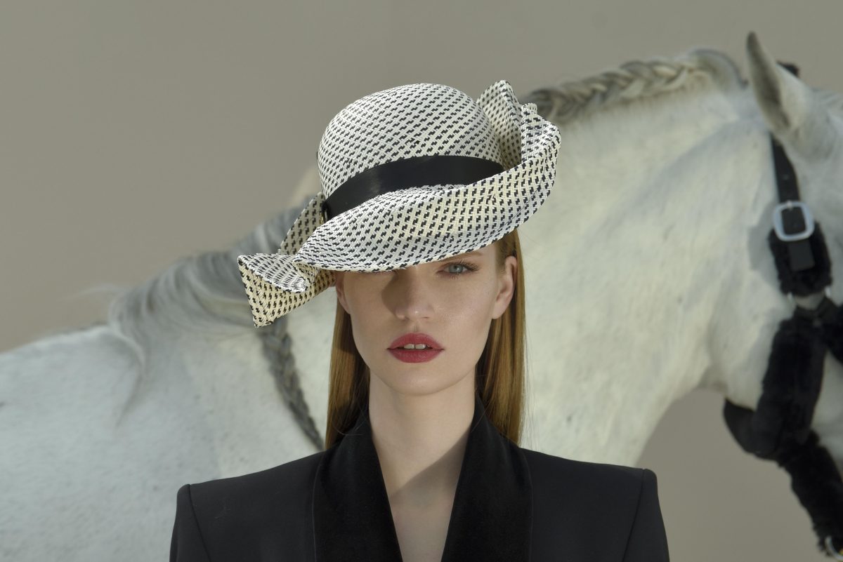 Galleria foto 'Stella Manente lancia Stm Hats. Una linea di cappelli ispirati al gioco del Polo' - foto 5