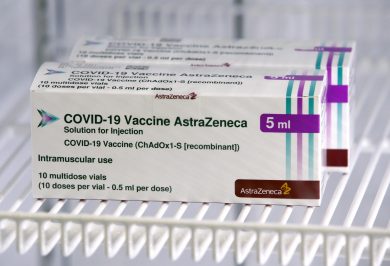 Vaccini, caos totale, tra seconde dosi differenziate e regioni in protesta