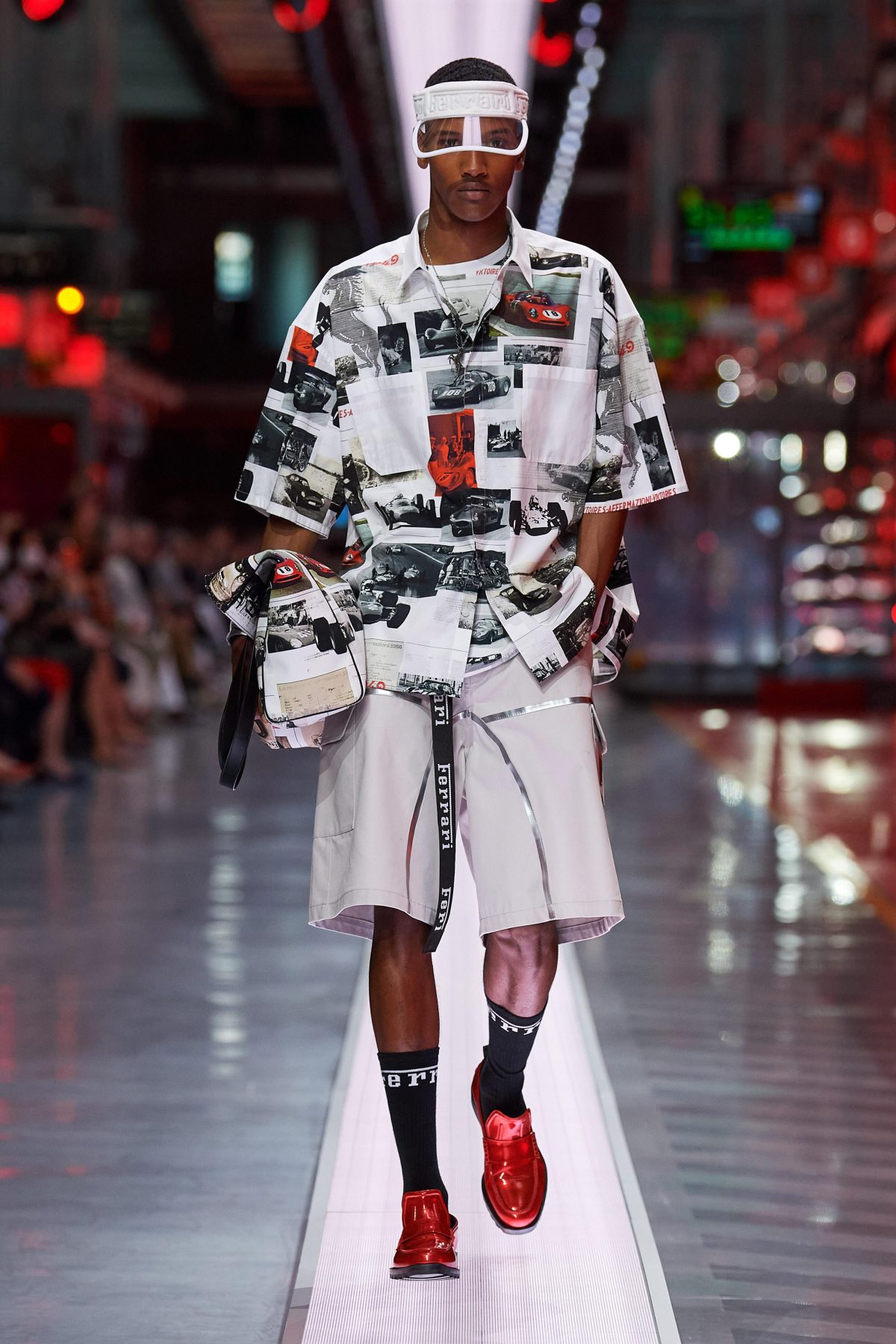 Galleria foto 'La prima collezione Ferrari debutta a Maranello in catena di montaggio' - foto 32