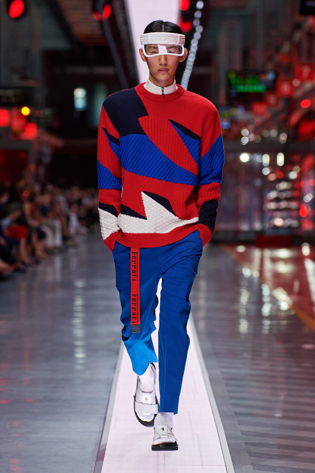 Galleria foto 'La prima collezione Ferrari debutta a Maranello in catena di montaggio' - foto 6