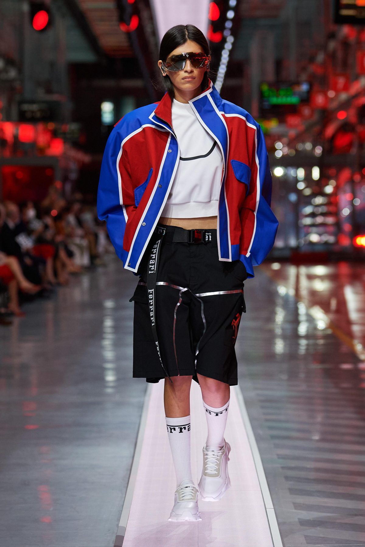 Galleria foto 'La prima collezione Ferrari debutta a Maranello in catena di montaggio' - foto 4