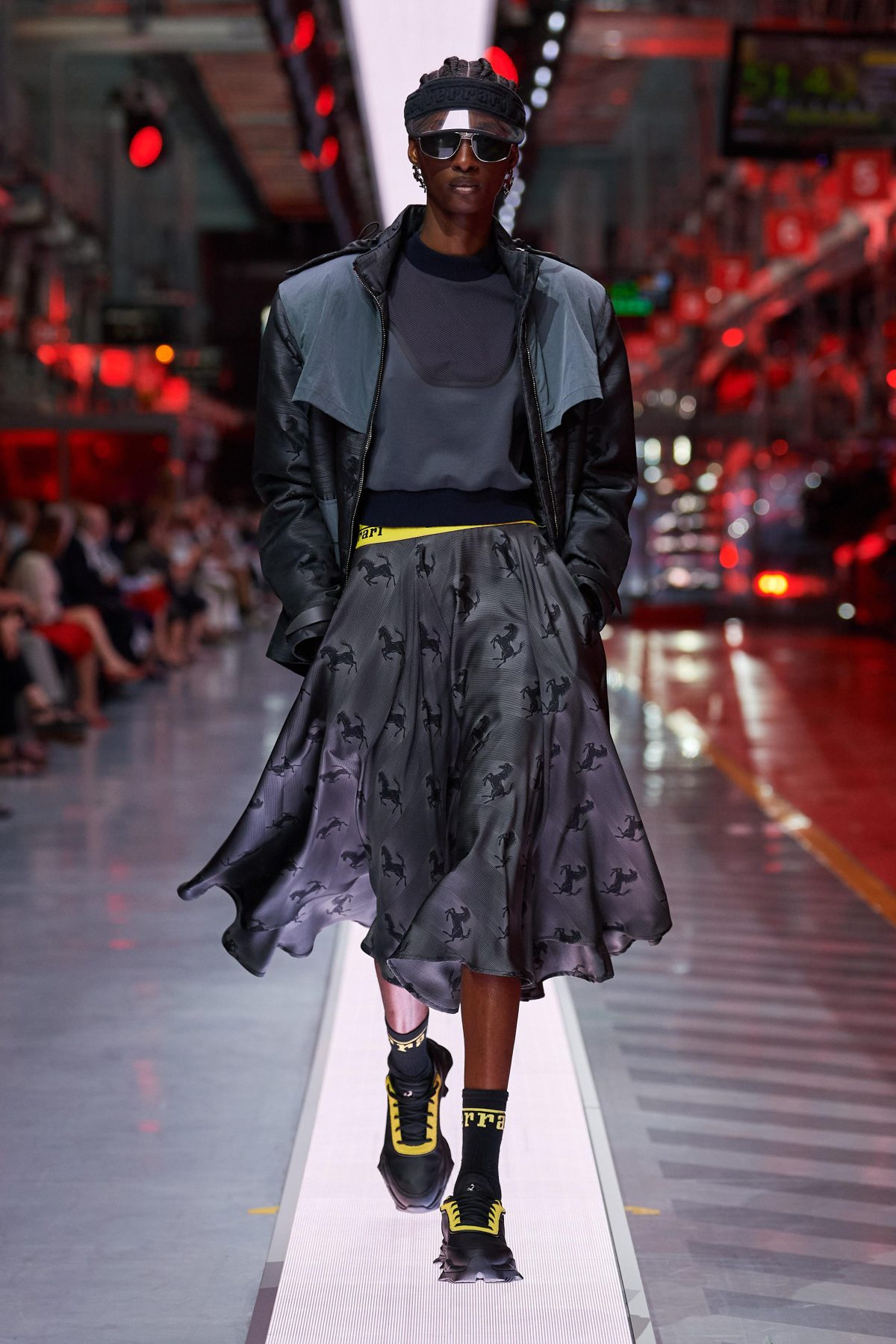 Galleria foto 'La prima collezione Ferrari debutta a Maranello in catena di montaggio' - foto 24