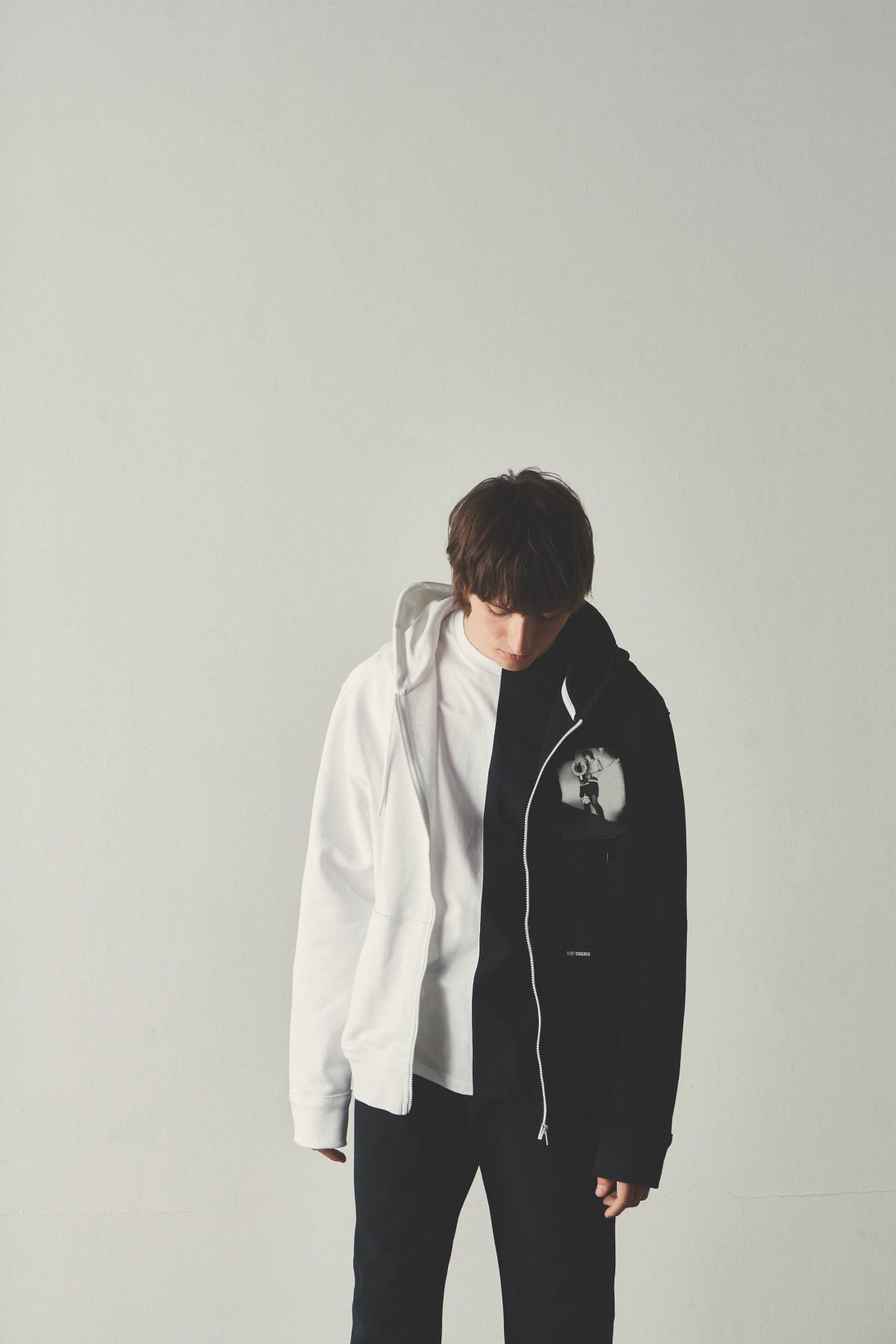 Galleria foto 'Fred Perry x Raf Simons: una capsule dal dna musicale' - foto 2